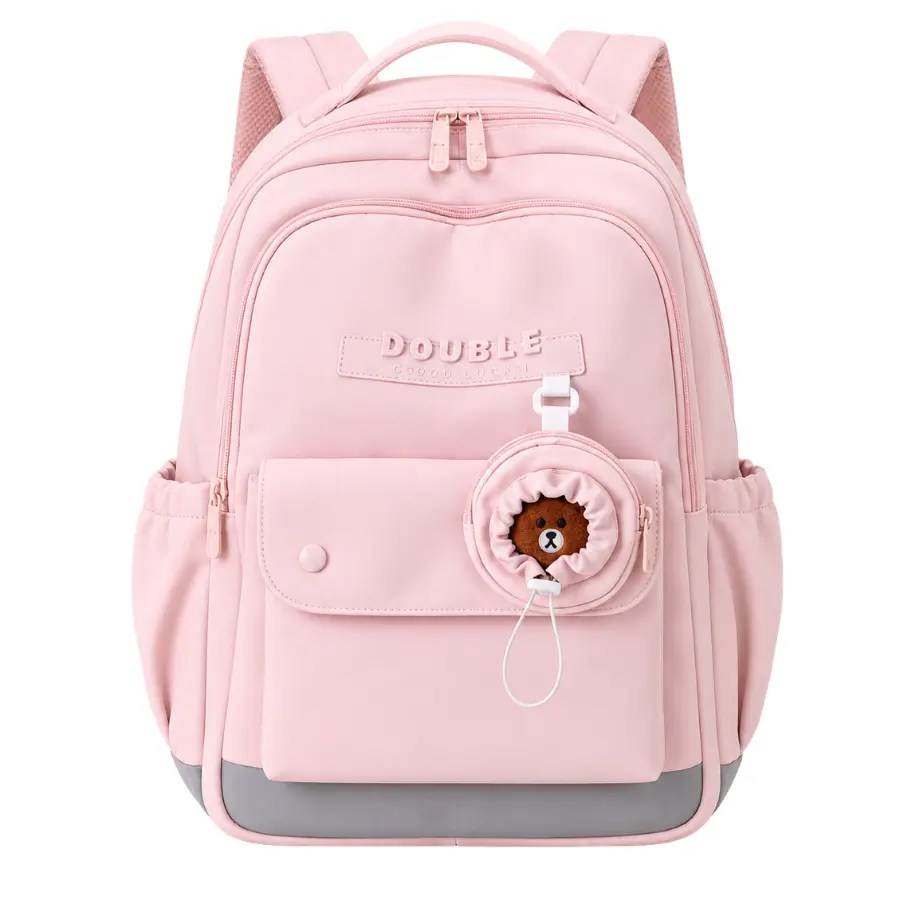 Sac à dos scolaire DOUBLE W-S379 rose pastel, vue de face, avec grande poche avant zippée, petite pochette décorative ourson et poches latérales, disponible chez LaKavern.