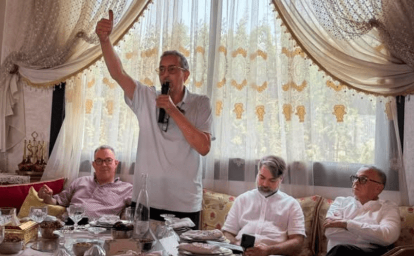 لقجع يبدأ تحركه الانتخابي من معاقل أخنوش بسوس ماسة وسط تنافس متصاعد بين مكونات الأغلبية لقجع يبدأ تحركه الانتخابي من معاقل أخنوش بسوس ماسة وسط تنافس متصاعد بين مكونات الأغلبية
