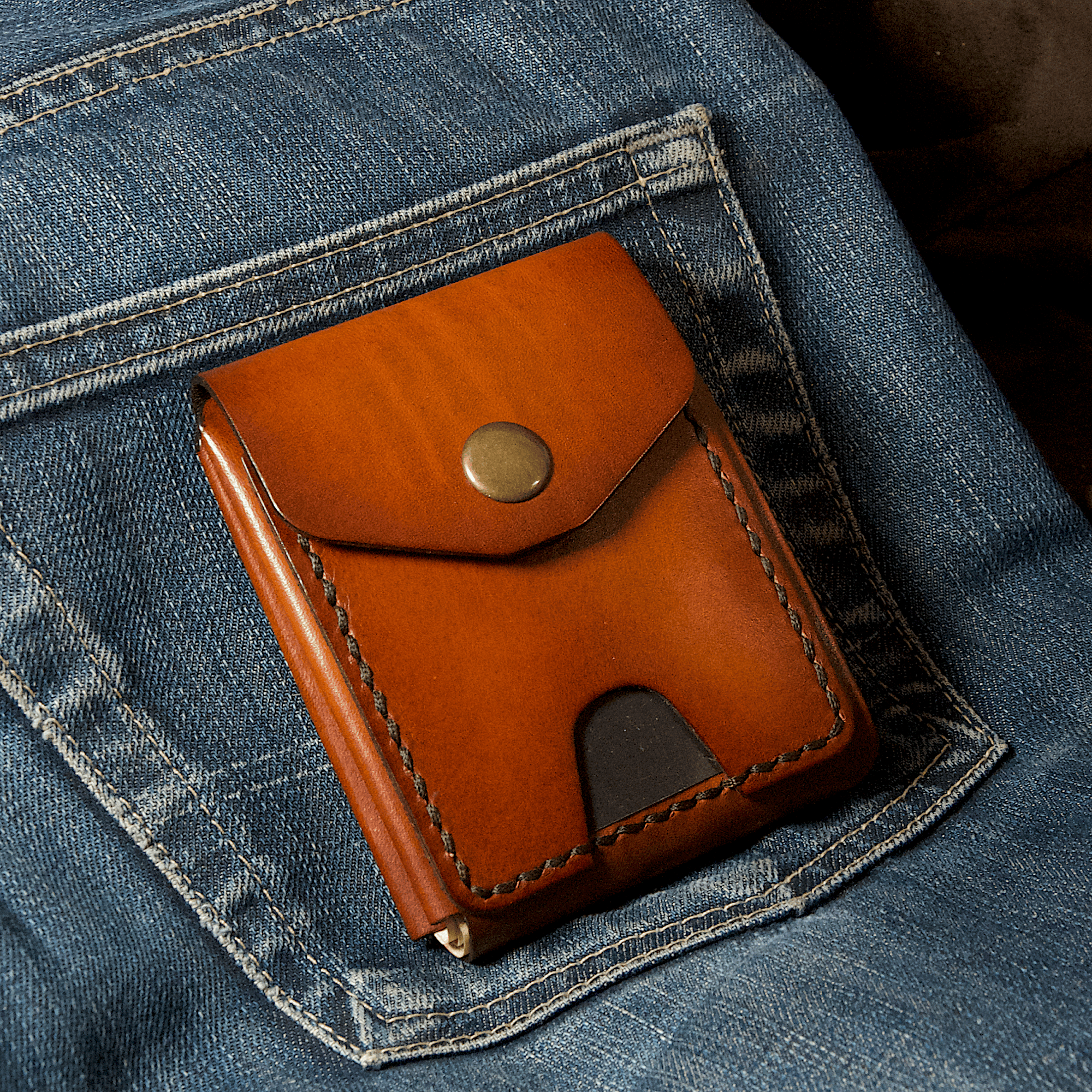 Compact vegetable tanned full grain leather wallet for Cash & Cards