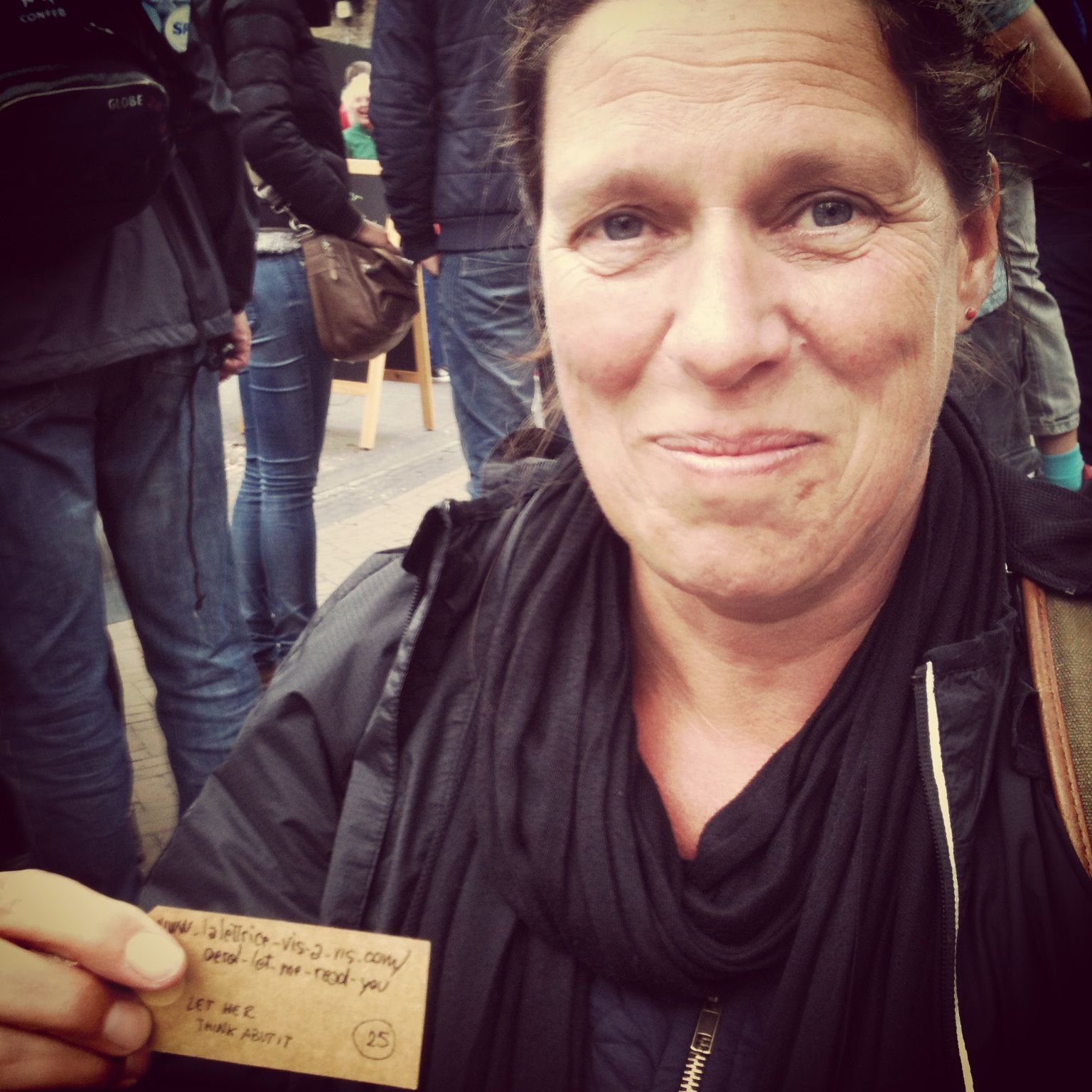 664-25/ Ria: "The flower in the wind"