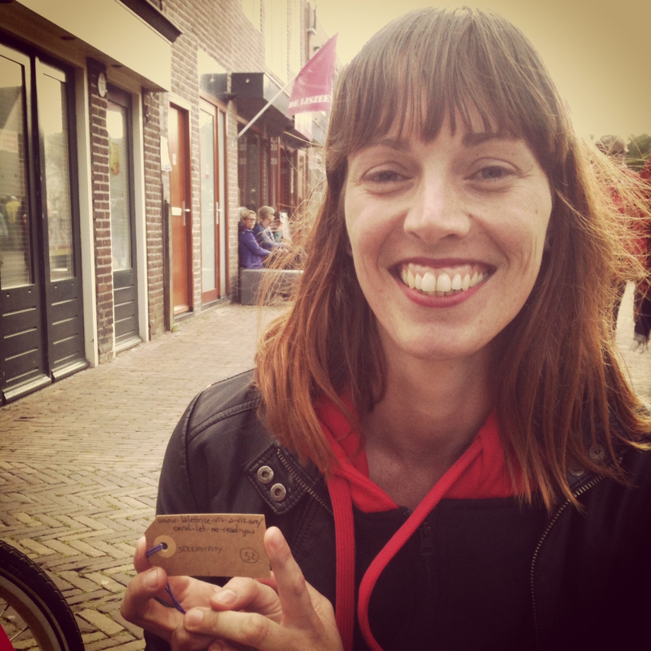 720-52/ Lysbet: "Get connected again with the earth"