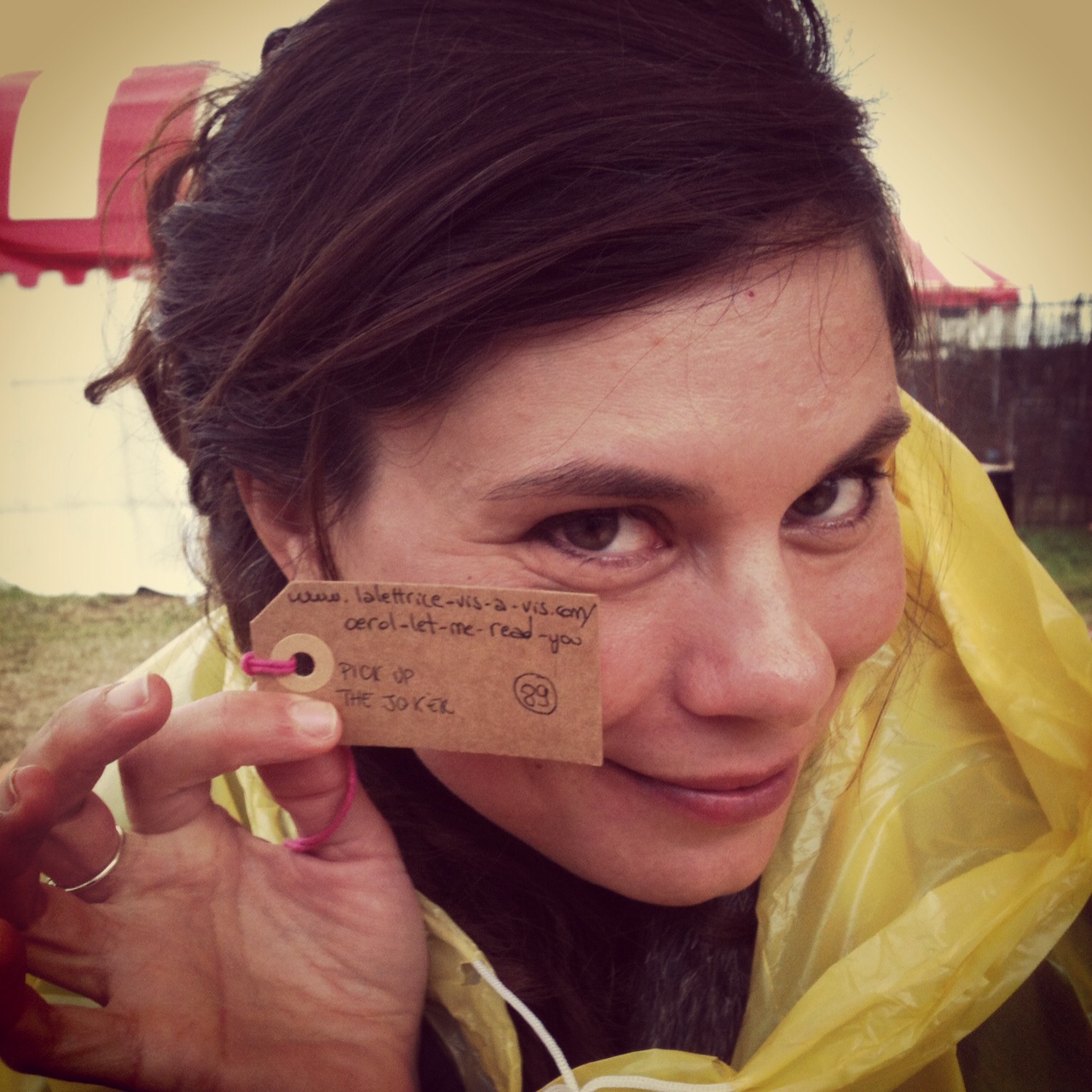 756-89/ Léa: "An intense woman, trying to be happy"