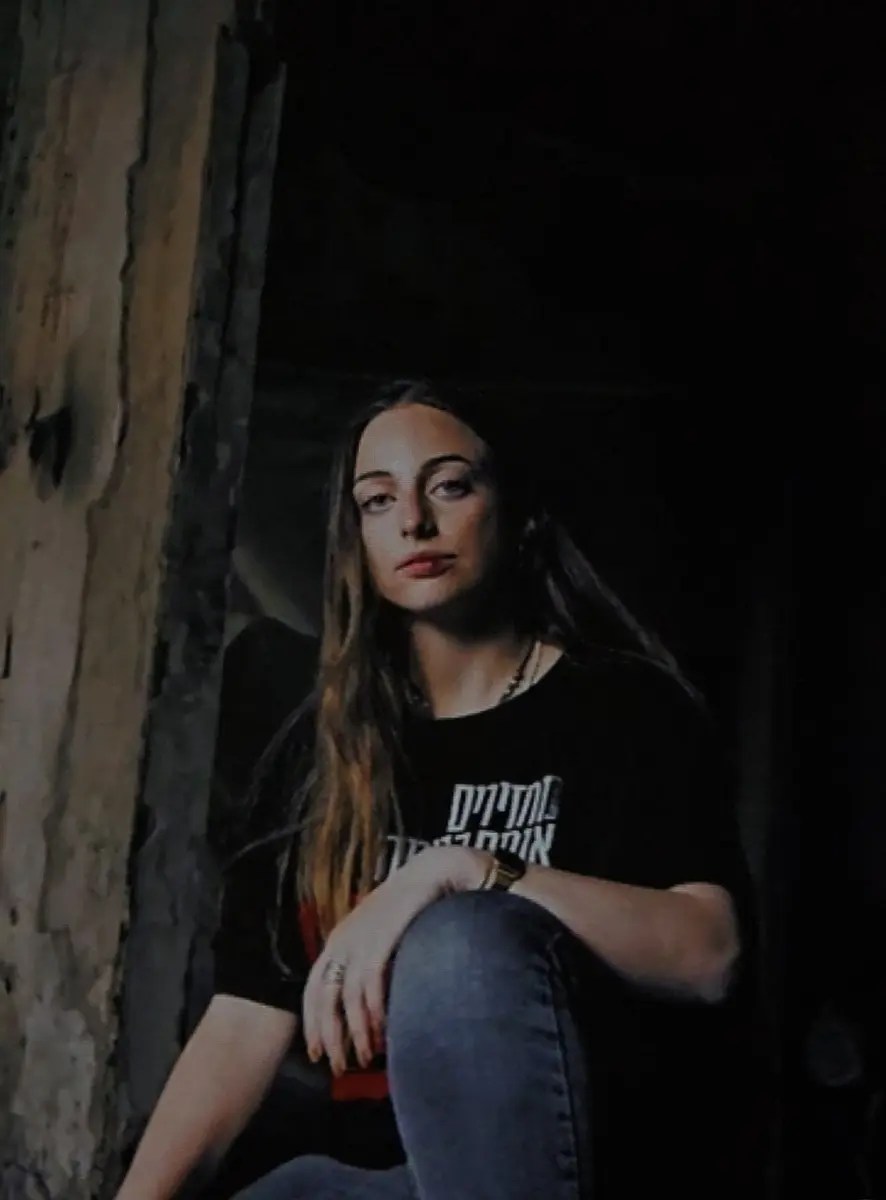 מפה נקום, המיצג של זיו קורן ונעם חורב על גג עזריאלי תל אביב