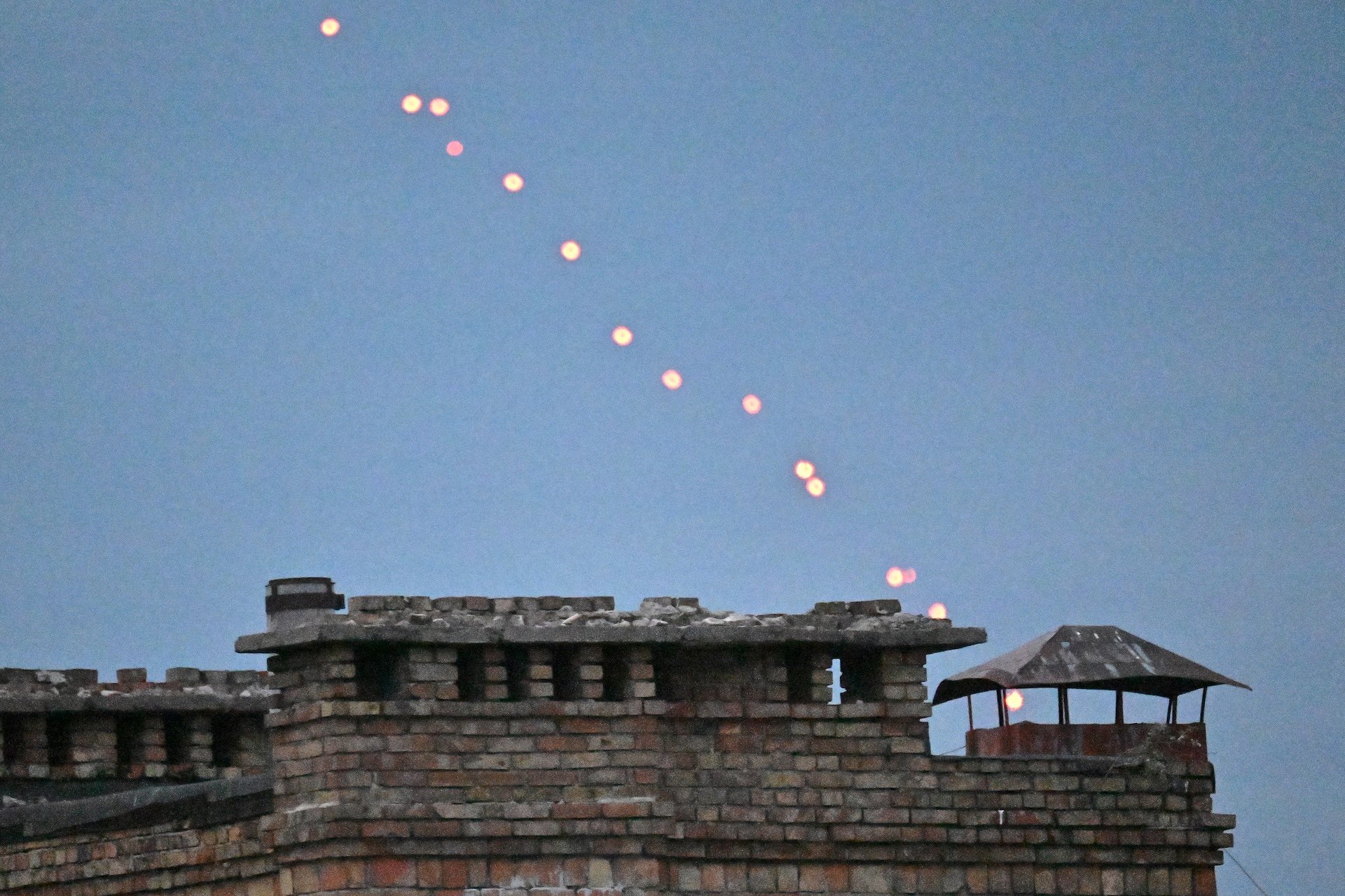 EU Leaders Discuss Building a ‘Drone Wall’ After ‘Hybrid Attack’ , ผู้นำ EU หารือสร้าง 'กำแพงโดรน' หลังโจมตีไฮบริด
