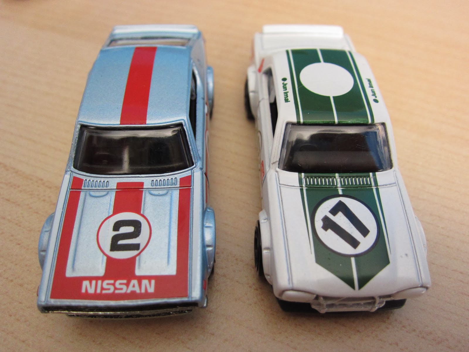 Variation Alert: Hot Wheels Flying Customs Nissan Skyline with two