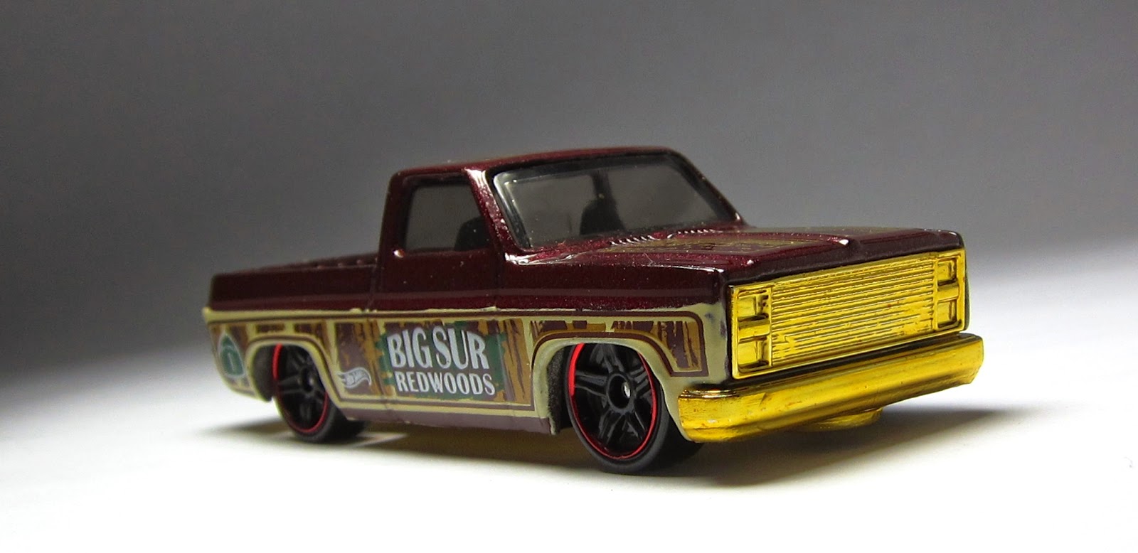 HW ROAD TRIPPIN　ハイウェイ1　83シェビーシルバラード First Look: Hot Wheels HW Road Trippin' '83 Chevy Silverado