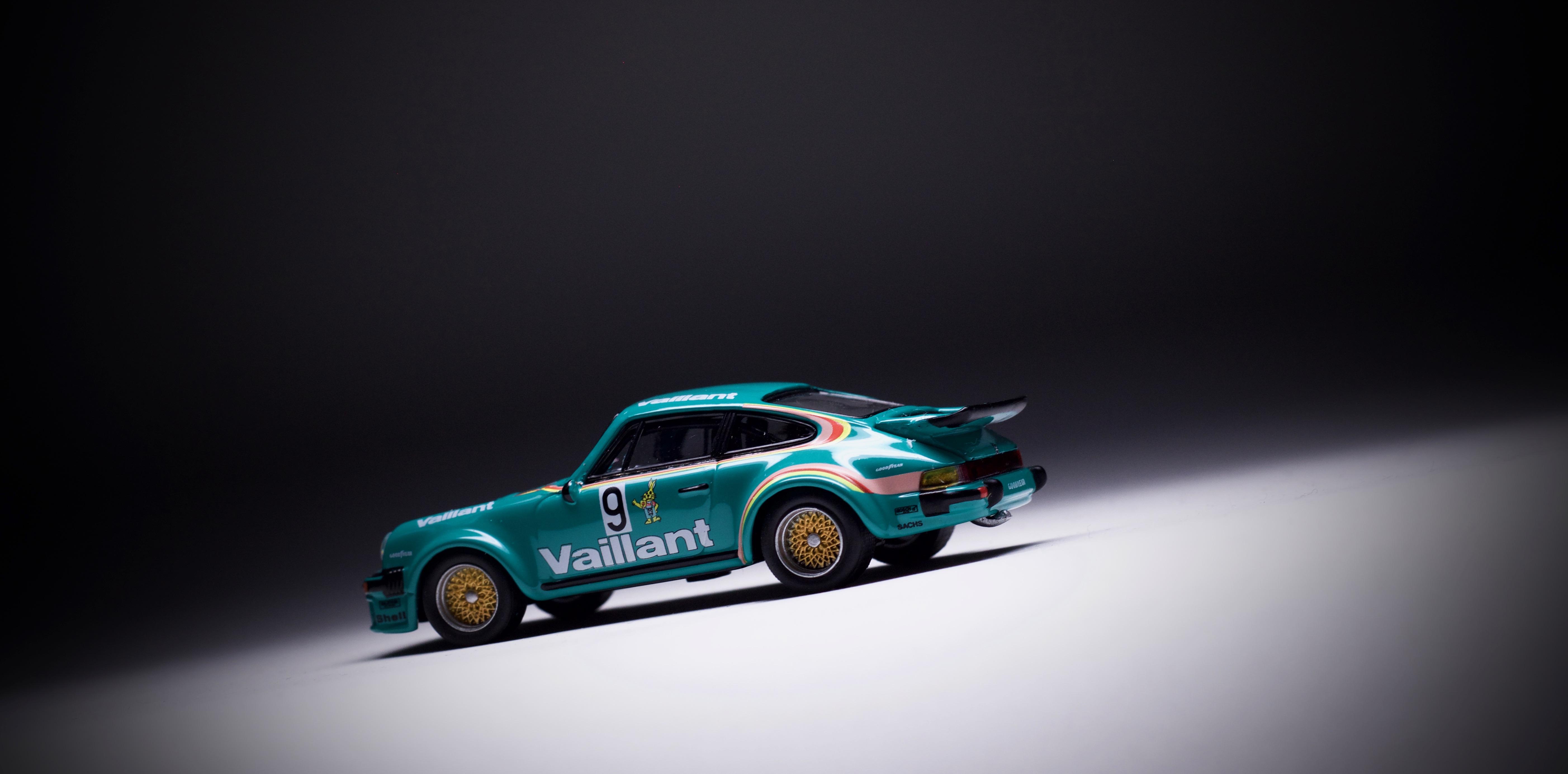 LAMLEY DAILY] Kyosho 1/64 Porsche 934 Jägermeister & Vaillant