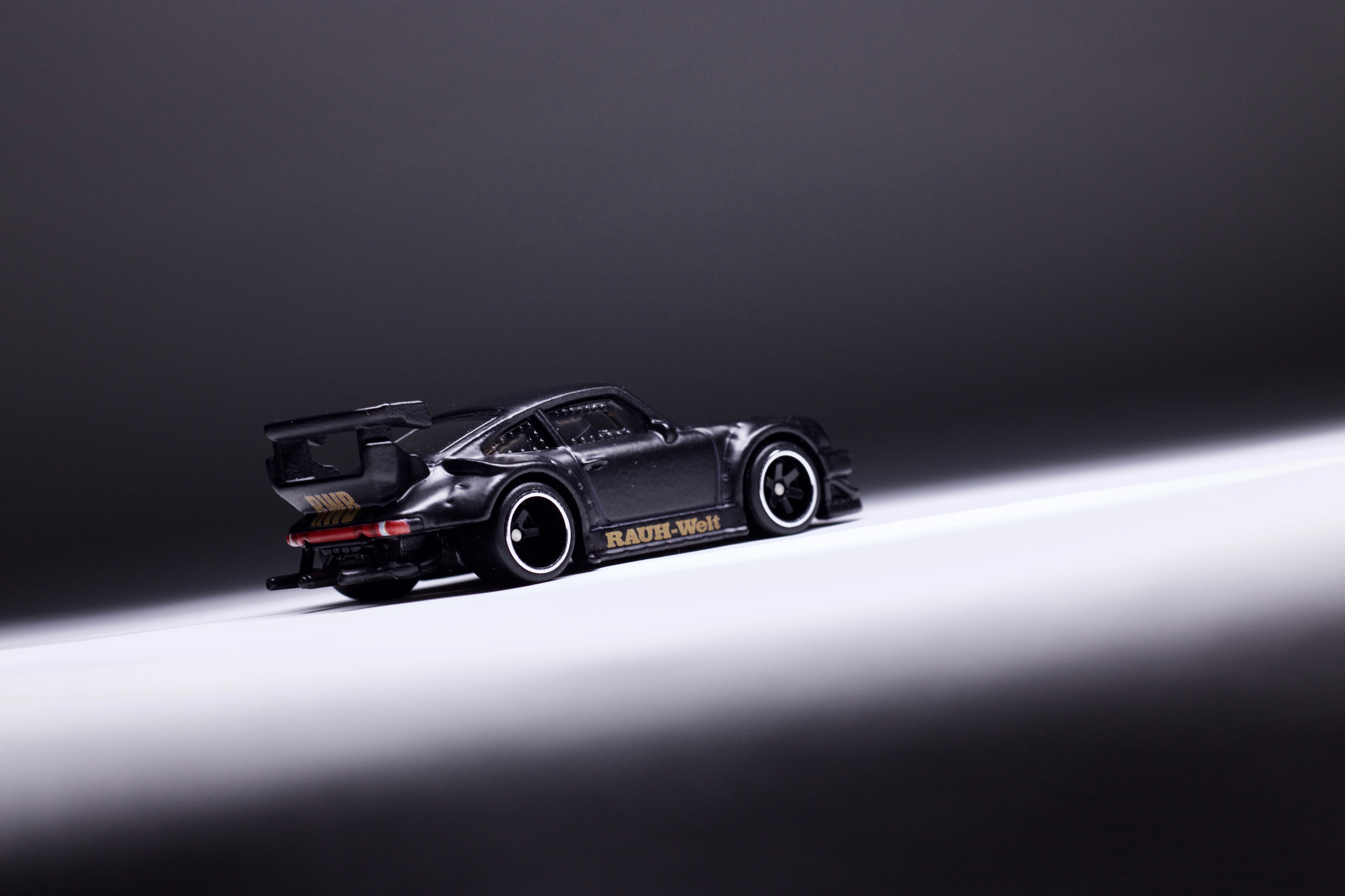 ミニカー HotWheels SILHOUETTES RWB PORSCHE 930 A Tale of Two: Hot Wheels Silhouettes RWB Porsche 930 & RLC
