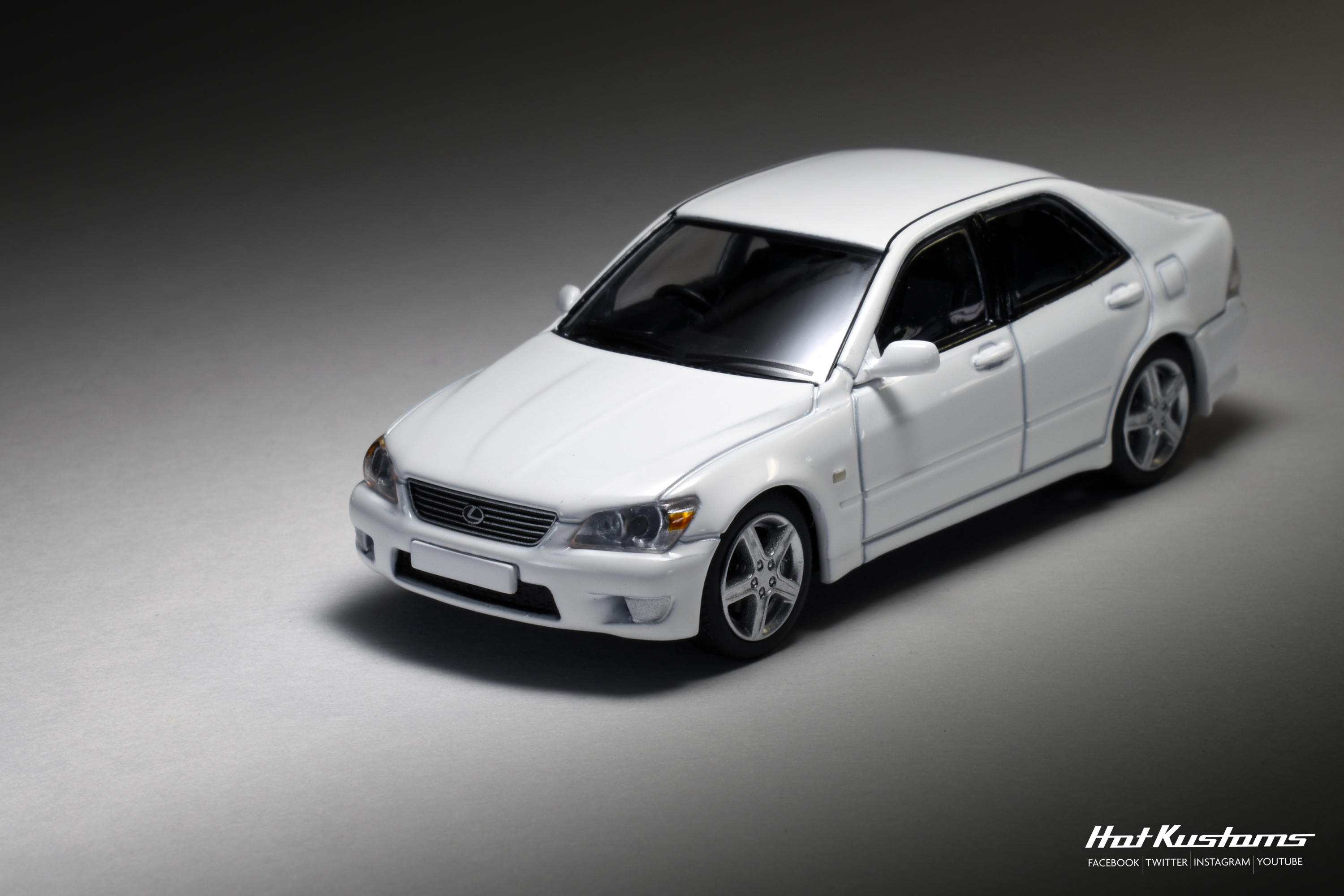 Tomica Limited Vintage Neo Hong Kong Exclusive Lexus IS200 Debut