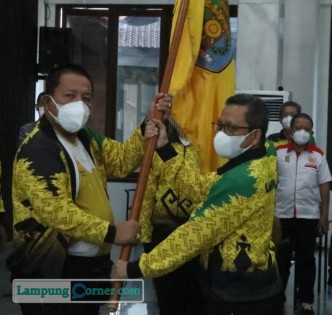 Gubernur Arinal Djunaidi melepas kontingen Lampung untuk PON XX Papua di Mahan Agung, Jumat (10/9/2021). Foto: Istimewa