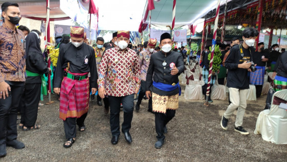 Ketua IPSI Lampung, Bupati Lamsel, dan Ketua IPSI Lamsel. Foto: Ahmad Kurdy