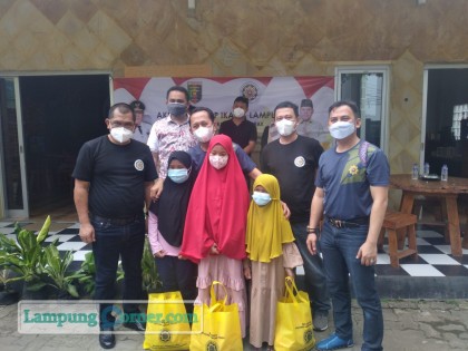 IKAPTK membagikan Sembako, Foto: Istimewa