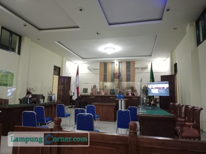 Suasana sidang mantan BPPRD Lampung Tengah di PN Tanjungkarang, Rabu (8/9/2021). Foto: Sulaiman