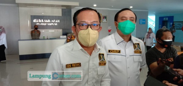 Anggota Komisi V DPRD Lampung Deni Ribowo usai sidak RSUDAM, Rabu (8/9/2021). Foto: Sulaiman