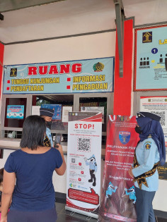 Dua Duta Layanan Lapas Kotaagung, Bagus Mulyadi dan Difka Rahestin. Foto: Istimewa