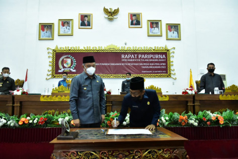 Penandatanganan KUA-PPAS Tubaba tahun anggaran 2022. Foto: Istimewa