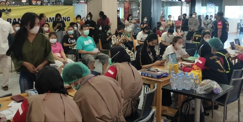 Kegiatan vaksinasi Polda Lampung, Rabu (6/10/2021). Foto: Pandu