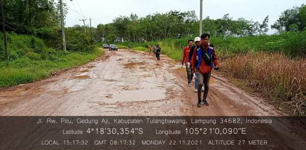 Peninjauan titik nol pembangunan proyek jalan. Foto: Albari