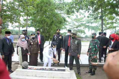 Ziarah nasional memperingati Hari Pahlawan di Tulangbawang. Foto: Albari