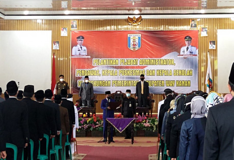 Pelantikan ratusan pejabat di Waykanan. Foto: Yulianto
