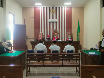 Sidang kasus Pengeroyokan Nakes Puskesmas Kedaton di PN Tanjungkarang, Selasa (7/12/2021). Foto: Sulaiman
