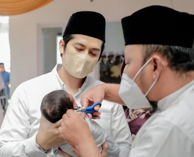 Inilah anak pertama Nunik dan Erry. Foto: Instagram Mbak Nunik