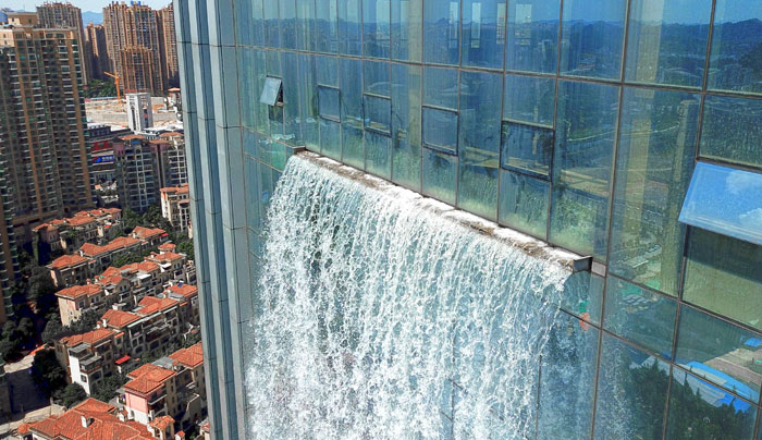 Cascata em edifício #3
