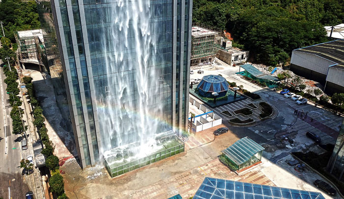 Cascata em edifício #7