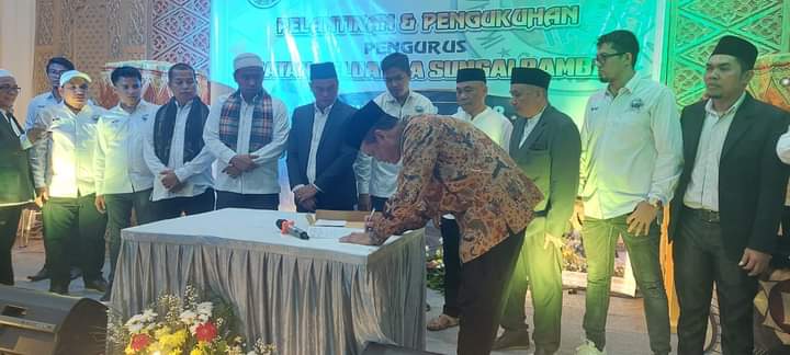 Wali Kota Pariaman Genius Umar menghadiri Pengukuhan Ikatan Keluarga Sungai Rambai (IKSR) Jabodetabek periode 2023-2028, Jumat