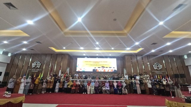 UIN Imam Bonjol Padang menggelar Rapat Kerja (Raker) 2025 di Gedung J Kampus III Balai Gadang, Rabu (5/2/2025). Raker ini dibuka langsung