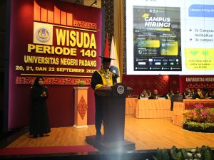 Wisuda ke-140 UNP: Luluskan 3.673 Wisudawan, Rektor Ingatkan Soal Pentingnya Karakter dan Kepemimpinan