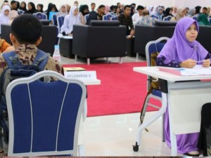 UIN Imam Bonjol Padang mengadakan seleksi wawancara bagi calon penerima Kartu Indonesia Pintar Kuliah (KIPK). Seleksi yang dilaksanakan