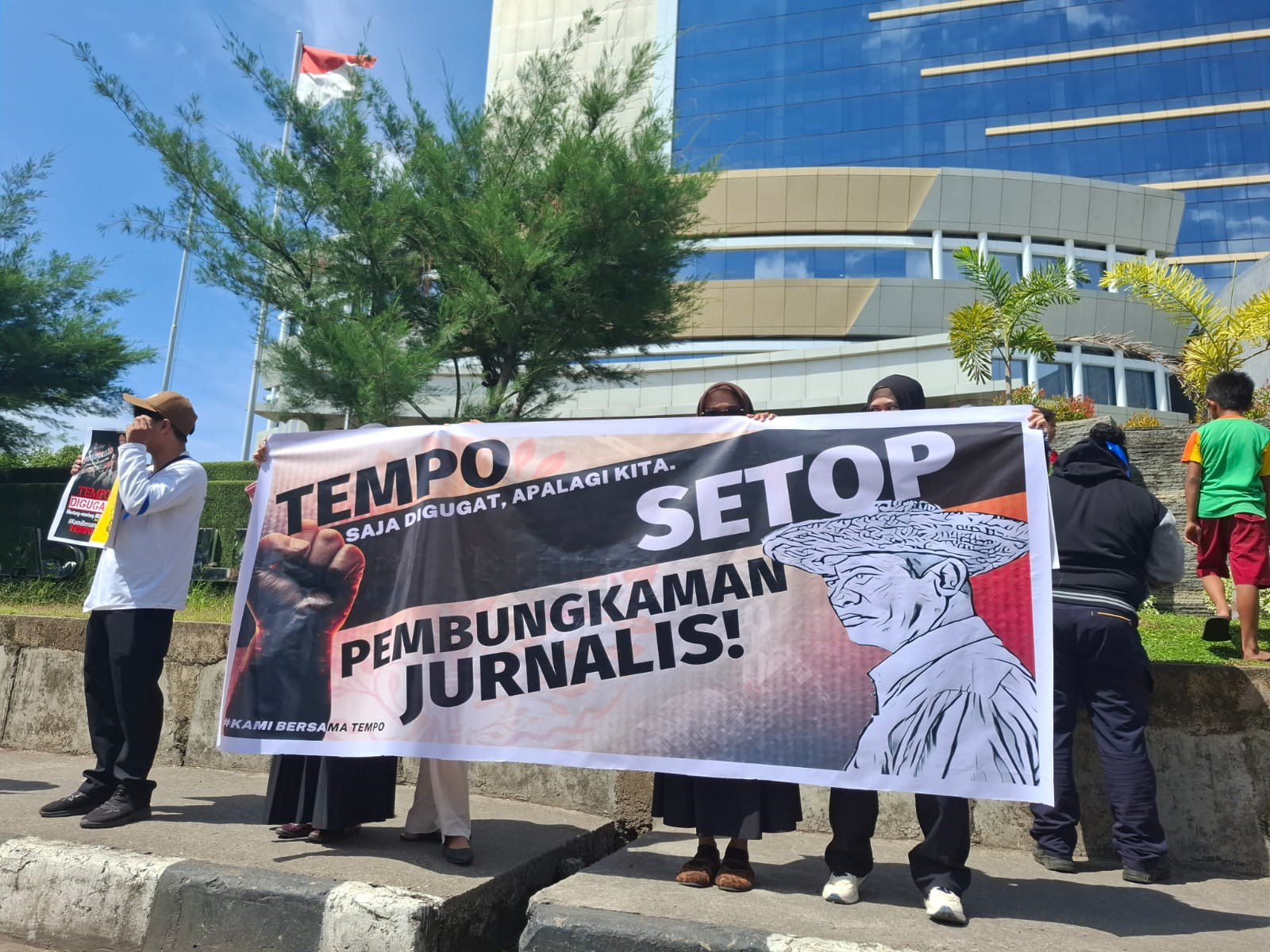 Men xolamni rostdan sikaman