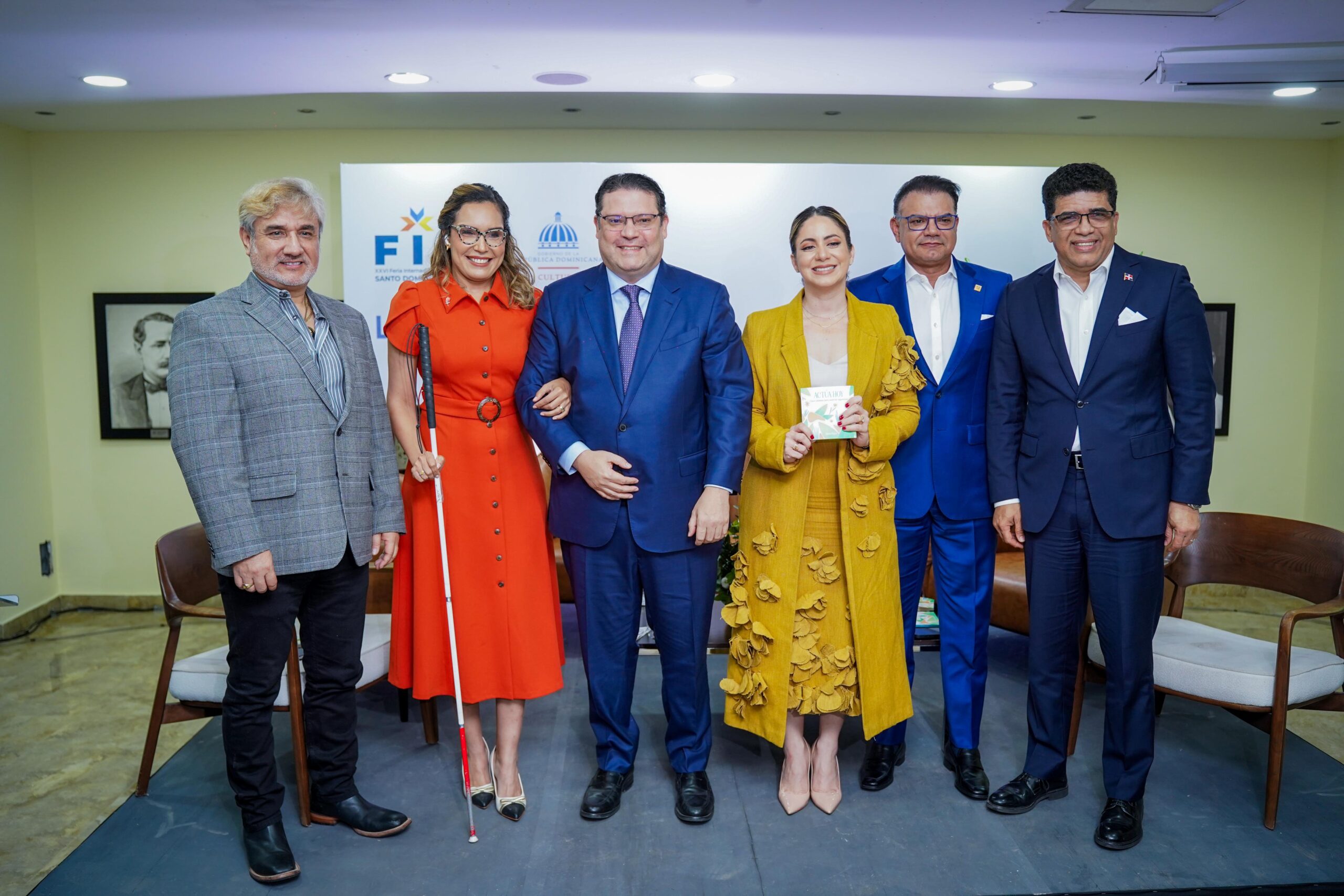 Gloria Reyes publica su libro «Actúa hoy: cinco columnas para construir superación»