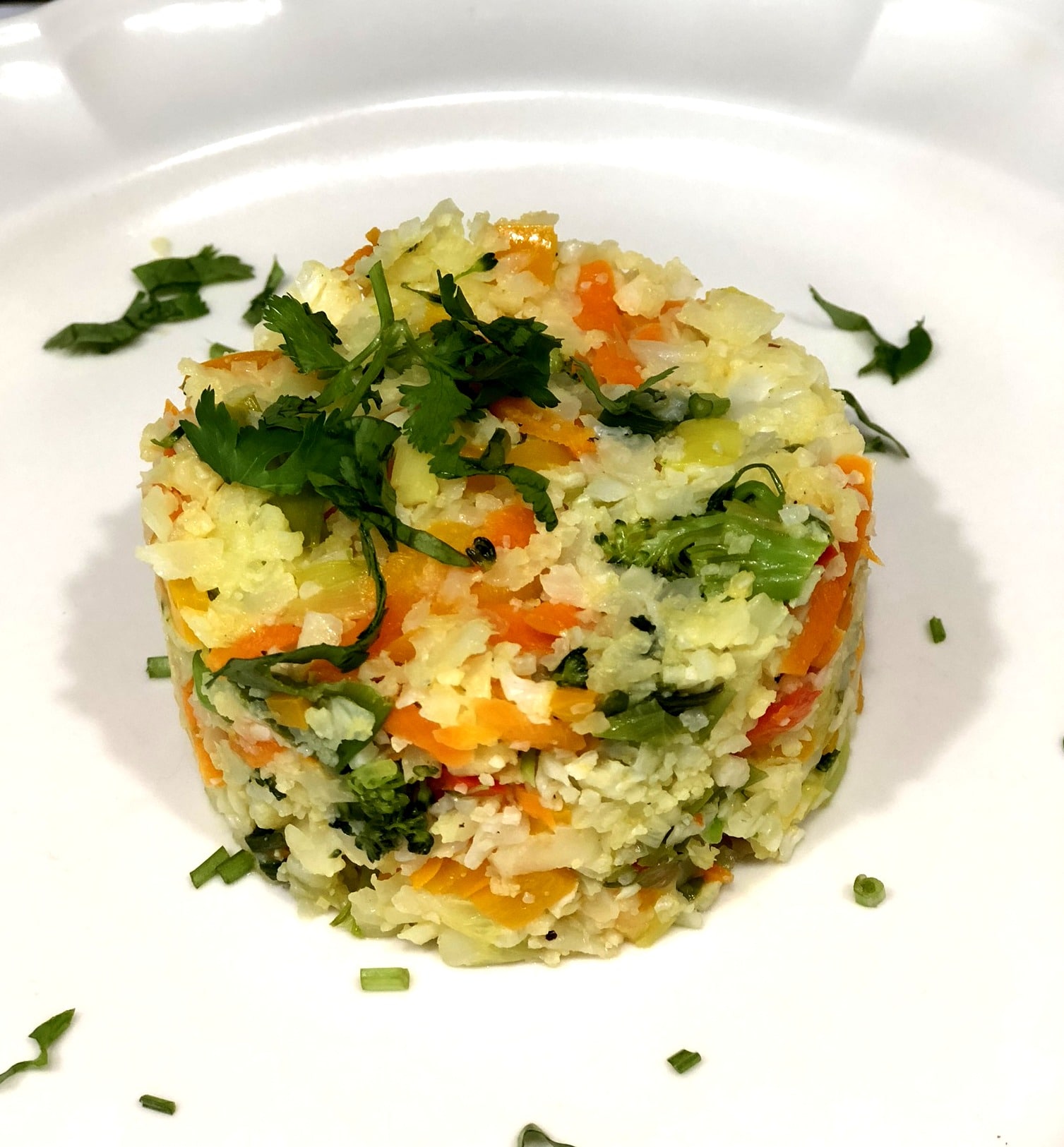 Un plato de  Arroz de coliflor