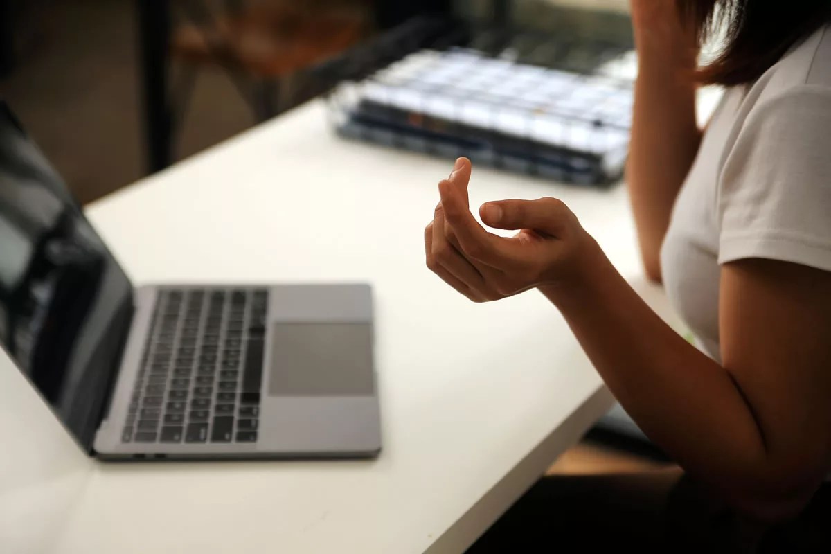 Las computadoras son herramientas esenciales en las escuelas de Carolina del Norte. (Foto: Phanphen/Adobe Stock)