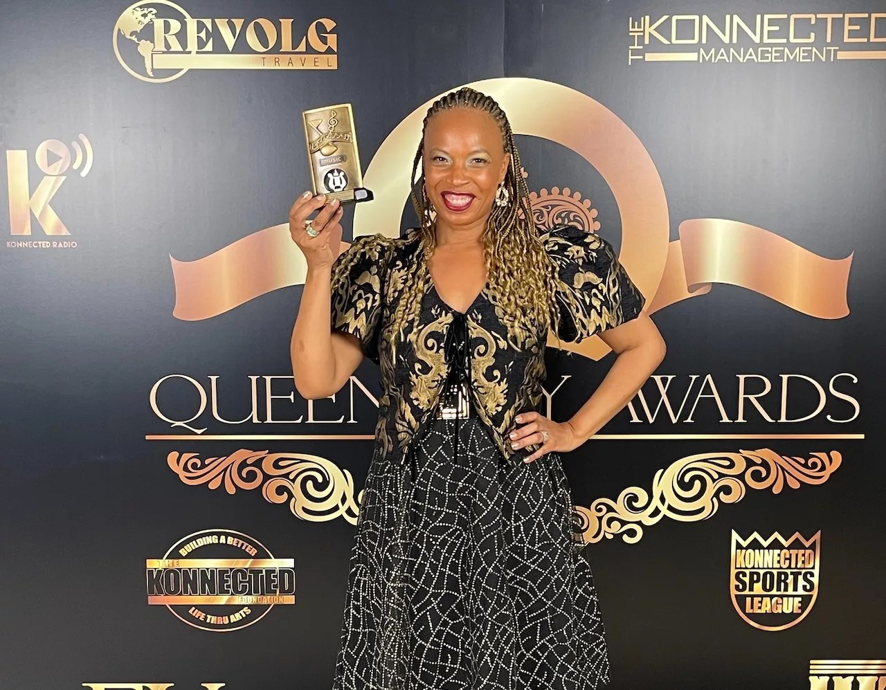 Kurma Murrain: Latina es nombrada Autora del Año por su poesía