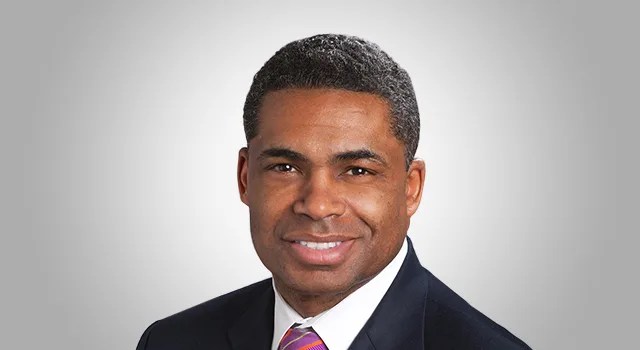 Kieth Cockrell: más de 30 años impulsando la equidad financiera para latinos
