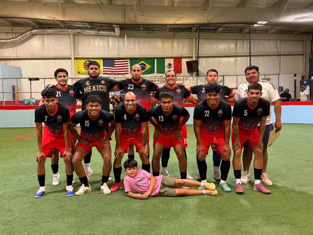 Regresan las emociones del fútbol bajo techo a Monroe