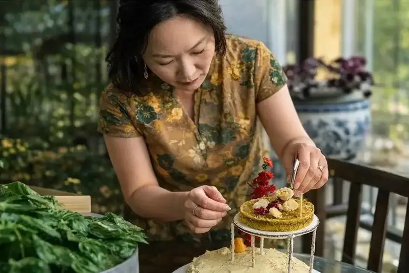 Anna Xu prepares a layered dessert