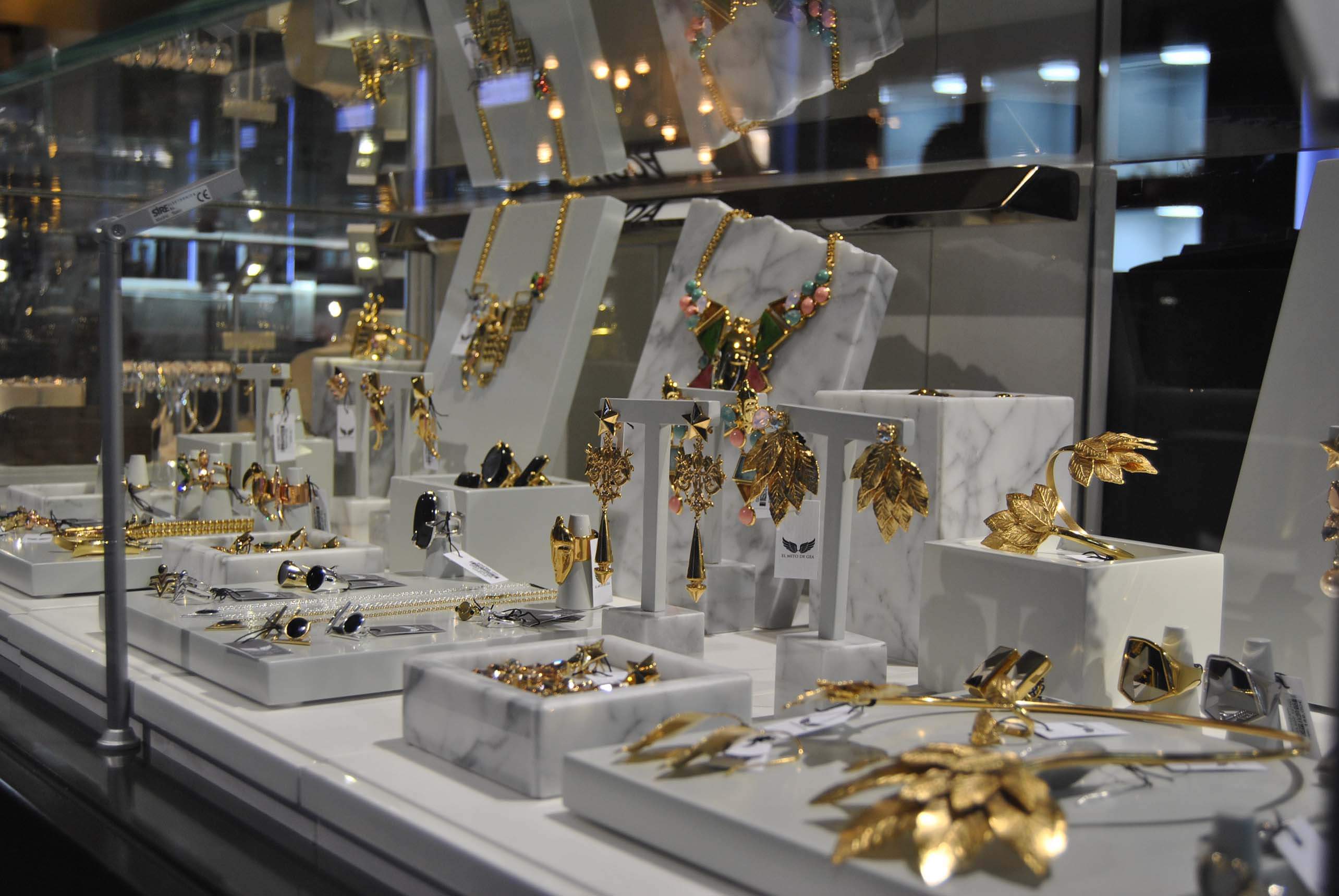 El Mito De Gea Comienza A Vender Sus Joyas Personalizadas En