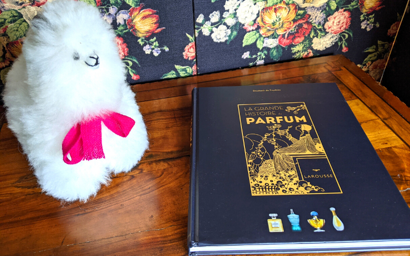 Larousse histoire du parfum