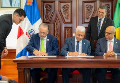 Senado de la República Dominicana y Parlamento de Jamaica firman acuerdo para el desarrollo de relaciones interparlamentarias
