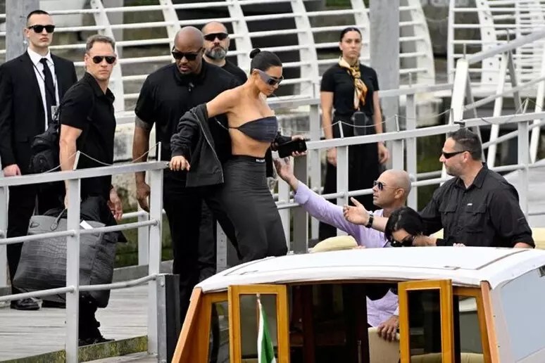 Tensión en Venecia, protesta contra la boda de Bezos