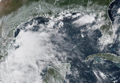Se forman las tormentas tropicales Barry y Flossie frente al sureste y el suroeste de México