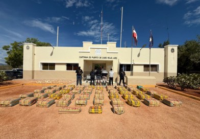 Autoridades dominicanas persiguen barco por más de 12 horas y confiscan 1,5 toneladas de cocaína