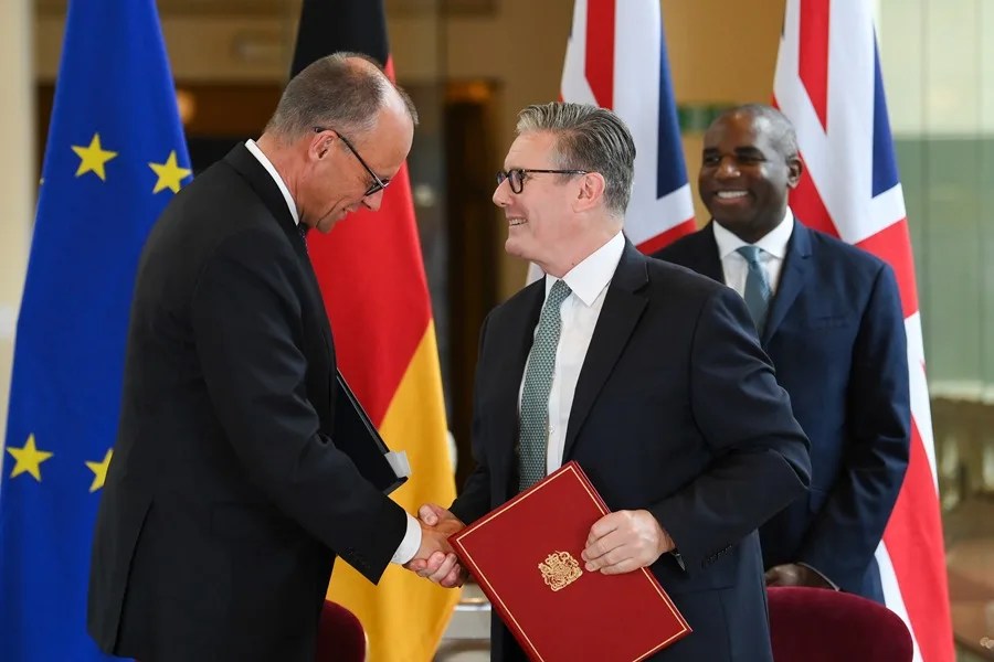 Londres y Berlín pactan su mayor acuerdo en materia de Defensa desde la II Guerra Mundial