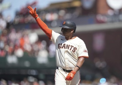 Rafael Devers debuta en 1B con Gigantes tras negarse a jugar esa posición con Medias Rojas
