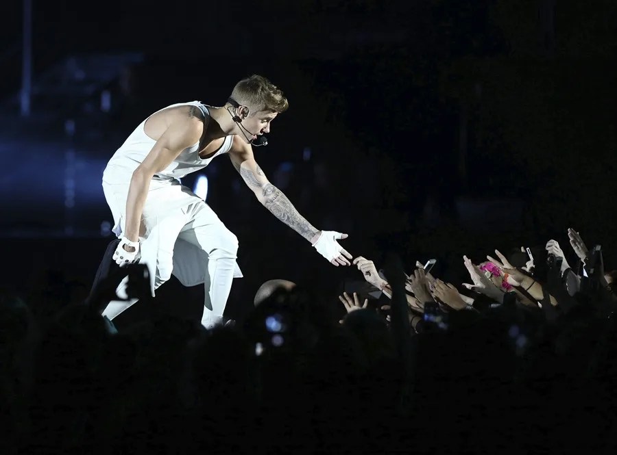 Justin Bieber lanza SWAG, su séptimo disco