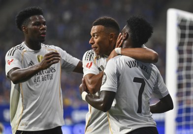 Mbappé anota dos goles y el Real Madrid gana 3-0 en Oviedo para mantener inicio perfecto en La Liga